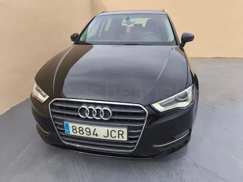 Usado Audi A3 Attraction 110 CV (80 kW) 2015 Negro Berlina