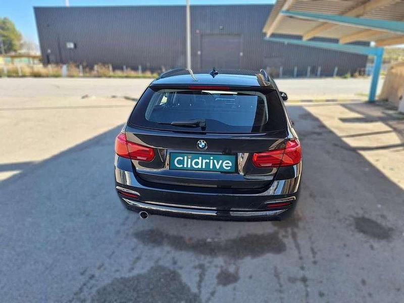 Begagnad BMW 318 143 HK (105 kW) 2017 Svart Kombi