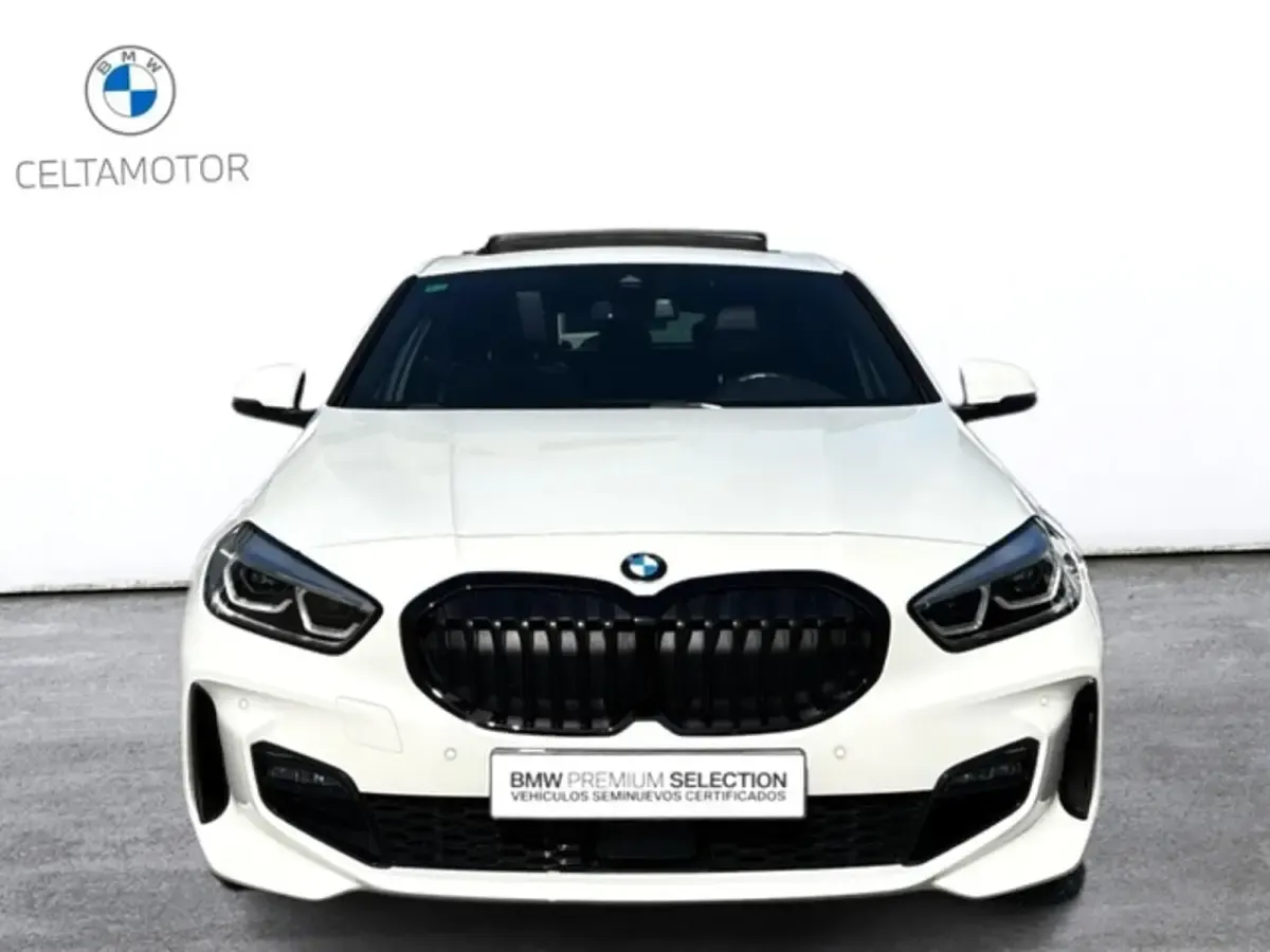 Usado BMW 118 Executive 150 CV (110 kW) 2022 Blanco