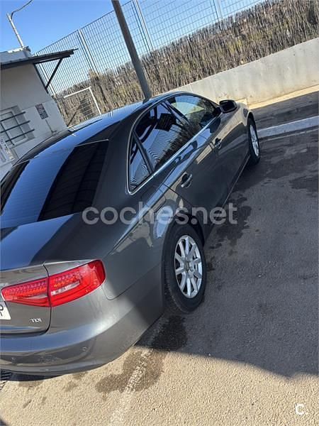 Usado Audi A4 143 CV (105 kW) 2012 Gris / plata Berlina