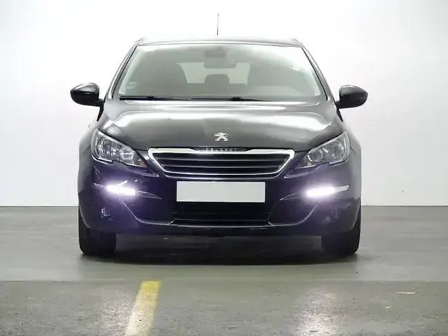 Usado Peugeot 308 Style 130 CV (95 kW) 2017 Azul Familiar