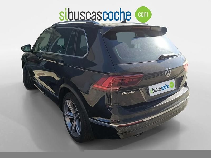 Usado VW Tiguan Sportline 190 CV (139 kW) 2020 Negro SUV