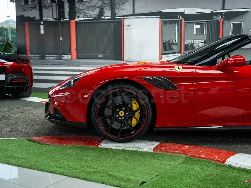 Usado Ferrari California 560 CV (411 kW) 2015 Rojo Descapotable