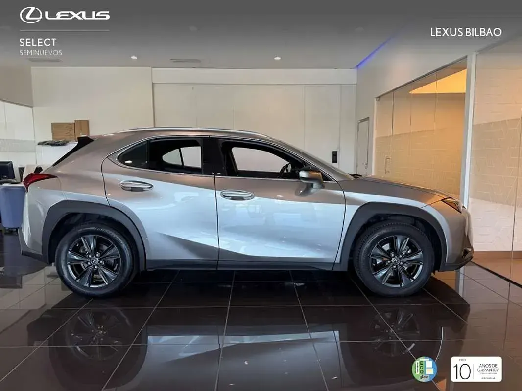 Usado Lexus UX 250h Business Edition 184 CV (135 kW) 2022 Plateado SUV