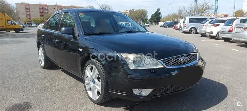Usado Ford Mondeo Trend 155 CV (114 kW) 2007 Negro Berlina