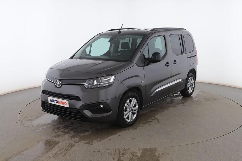 Gris Usado 2024 Toyota Proace Verso Advance Familiar | 27.799 € (Precio justo) - Imagen 1/3