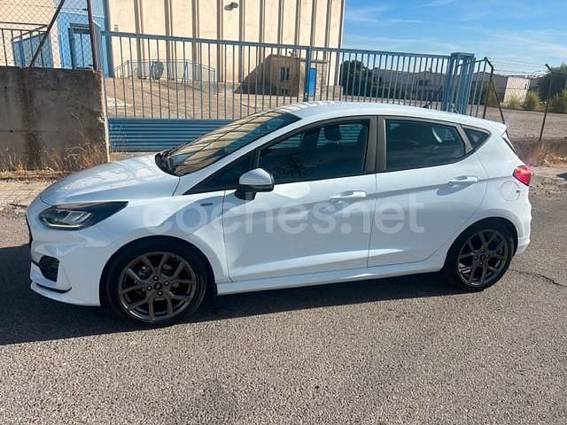 Blanco Usado 2022 Ford Fiesta ST-Line Utilitario | 16.700 € (Un poco caro) - Imagen 1/4