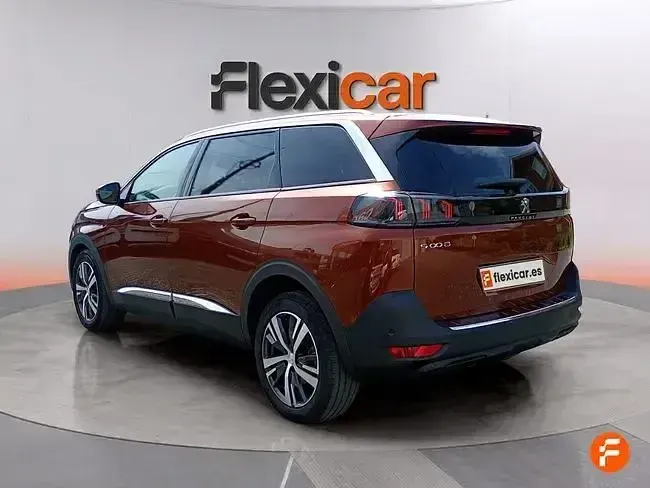 Usado Peugeot 5008 Allure 130 CV (95 kW) 2021 Marrón SUV