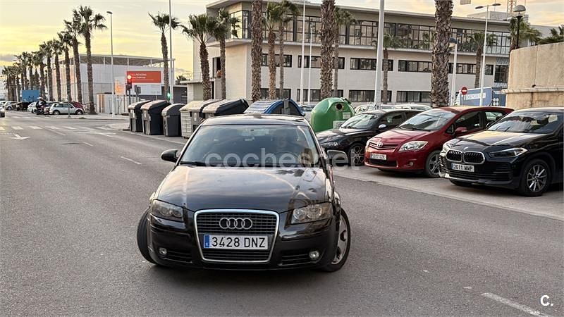 Usado Audi A3 Ambition 140 CV (102 kW) 2005 Gris / plata Utilitario