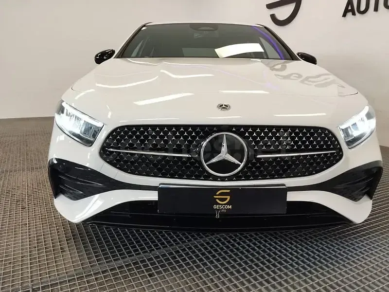 Usado Mercedes A180 116 CV (85 kW) 2025 Blanco Berlina