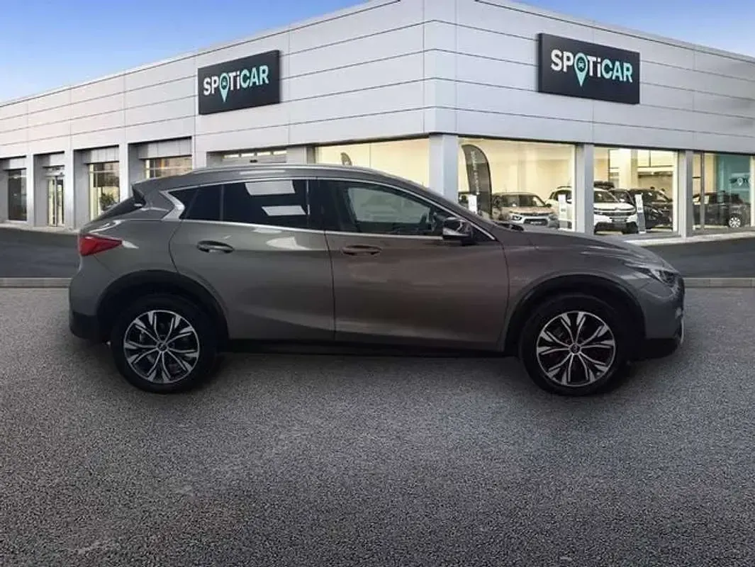 Usado Infiniti QX30 Premium 170 CV (125 kW) 2017 Gris SUV