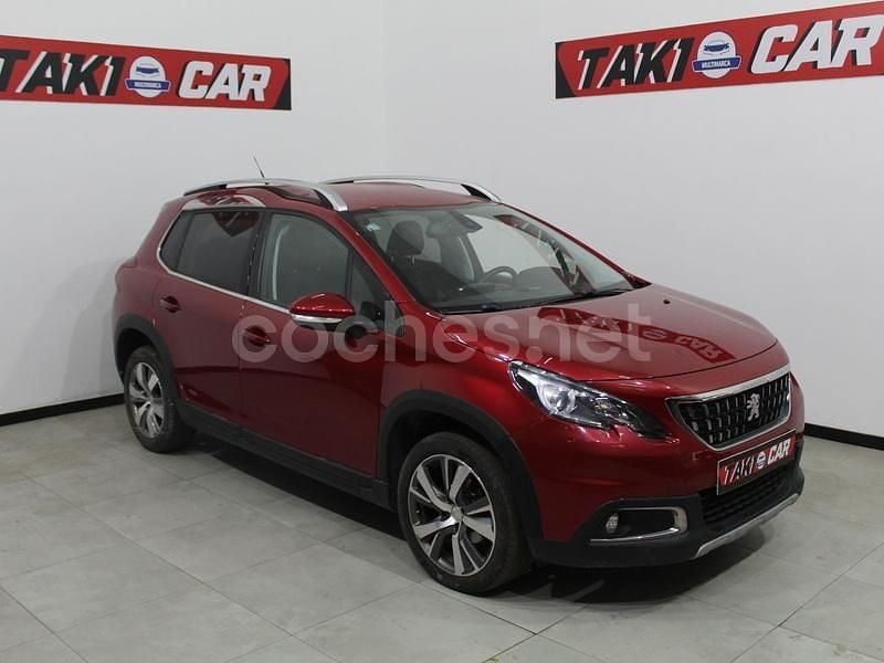 Usado Peugeot 2008 Allure 120 CV (88 kW) 2017 Granate SUV