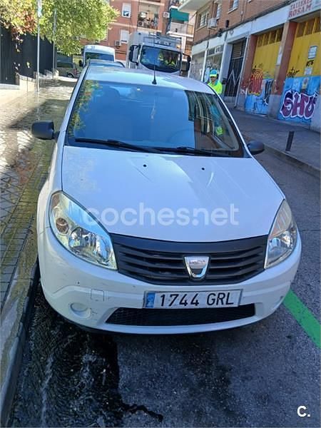 Usado Dacia Sandero Base 75 HP (55 kW) 2009 Branco Sedan