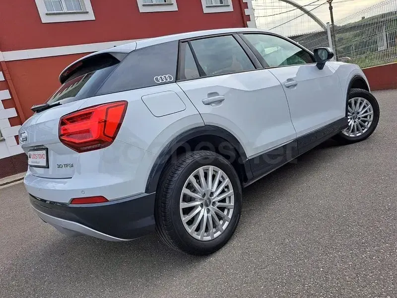 Usado Audi Q2 Design 116 CV (85 kW) 2019 Blanco SUV