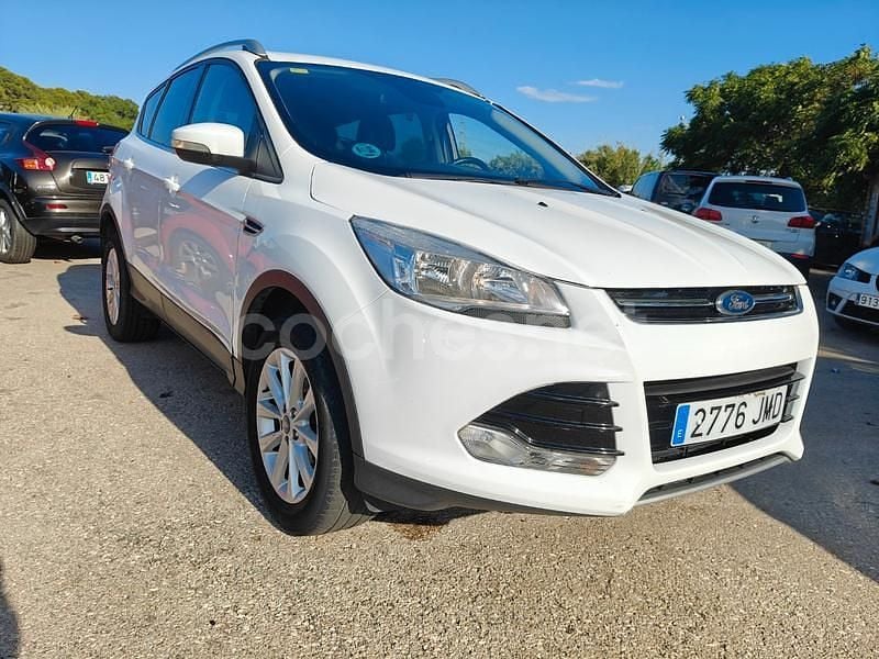 Blanco Usado 2016 Ford Kuga Titanium SUV | 11.500 € (Precio justo) - Imagen 1/4