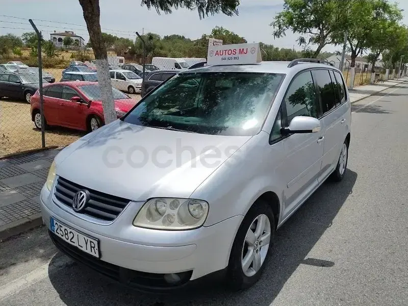Usado VW Touran Trendline 100 CV (73 kW) 2004 Gris / plata Monovolumen