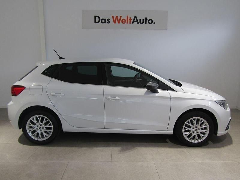 Usado Seat Ibiza 116 CV (85 kW) 2025 Blanco Berlina