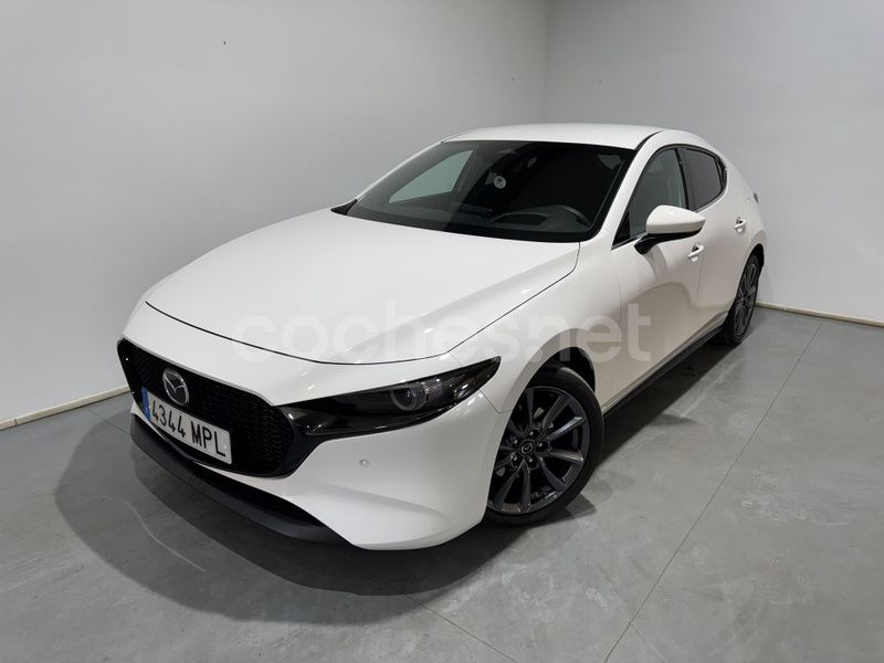 Blanco Usado 2024 Mazda 3 Exclusive-Line Berlina | 27.500 € (Precio justo) - Imagen 1/4