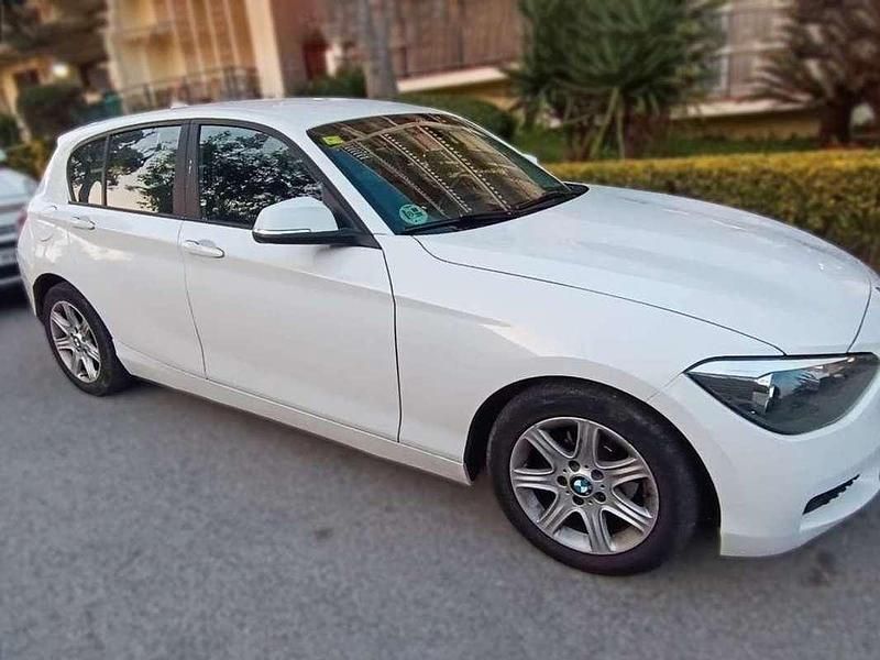 Begagnad BMW 118 143 HK (105 kW) 2013 Vit Halvkombi