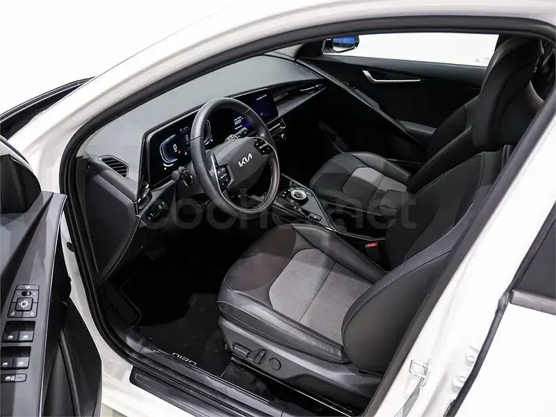 Usado Kia Niro 129 CV (94 kW) 2024 Blanco SUV