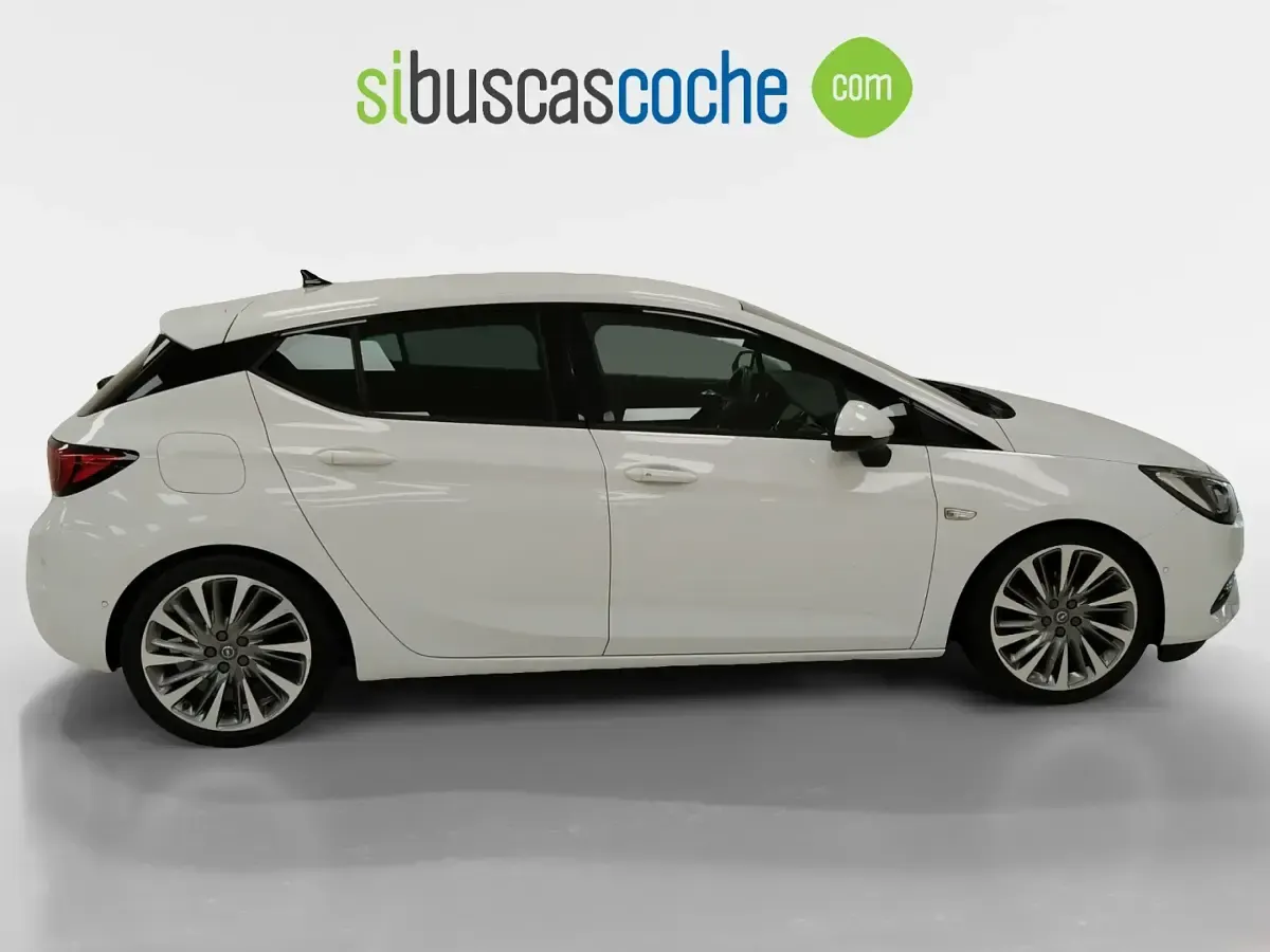Usado Opel Astra Elegance 122 CV (89 kW) 2020 Blanco
