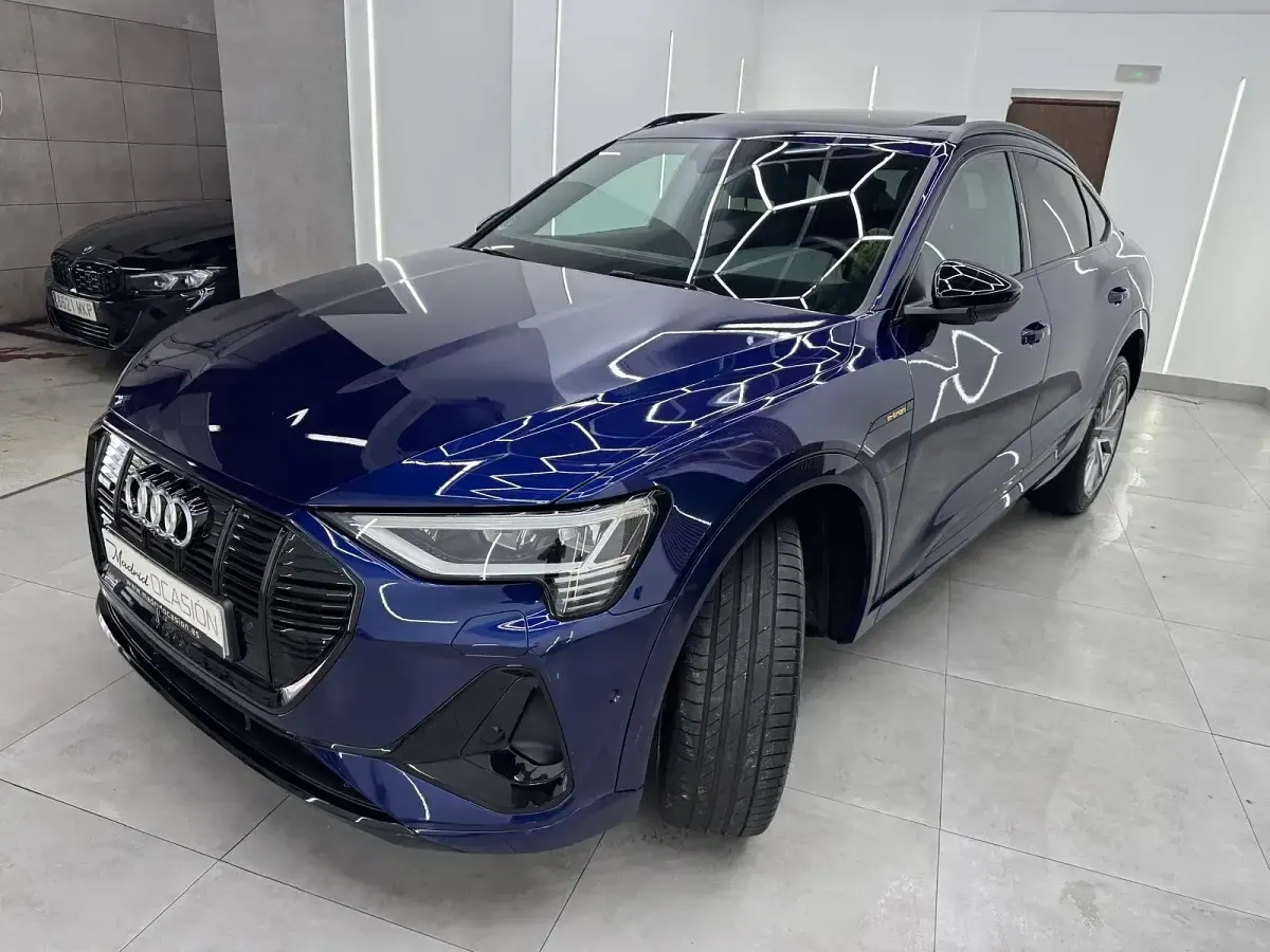 Usado Audi e-tron Sportback Ambiente 230 kW (313 CV) 2021 Azul SUV