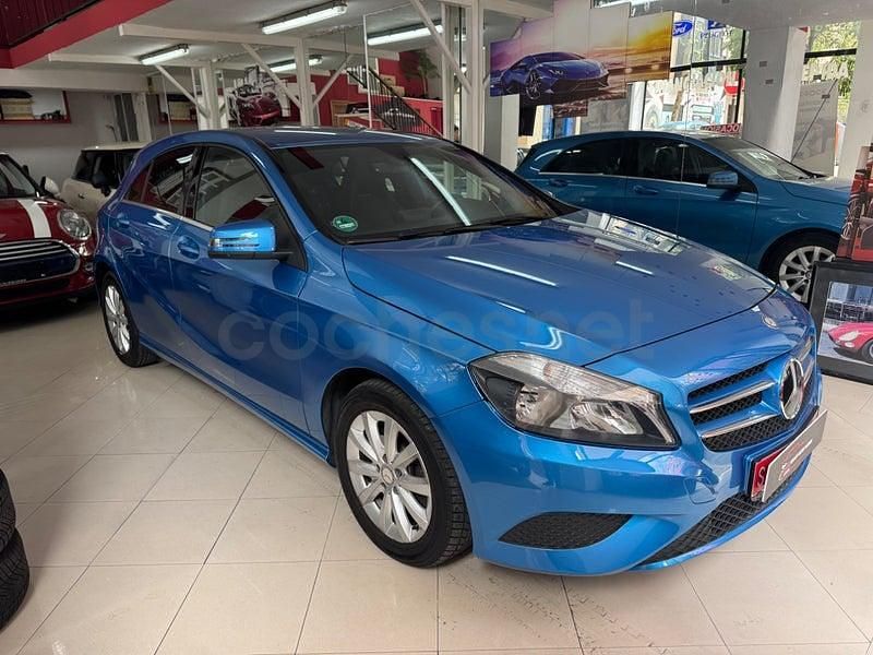 Usado Mercedes A180 Style 122 HP (89 kW) 2013 Azul Sedan