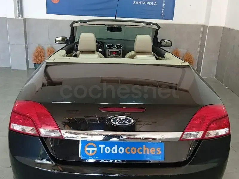 Usado Ford Focus Cabriolet Titanium 145 CV (106 kW) 2008 Negro Descapotable
