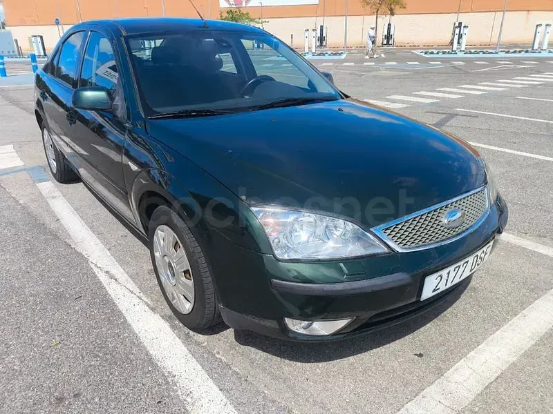 Usado Ford Mondeo Ambiente 115 HP (84 kW) 2006 Verde Sedan