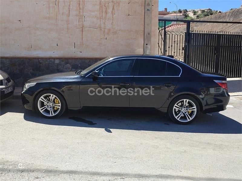 Negro Usado 2005 BMW 530 Comfort Edition Berlina | 7800 € (Buen precio) - Imagen 1/4