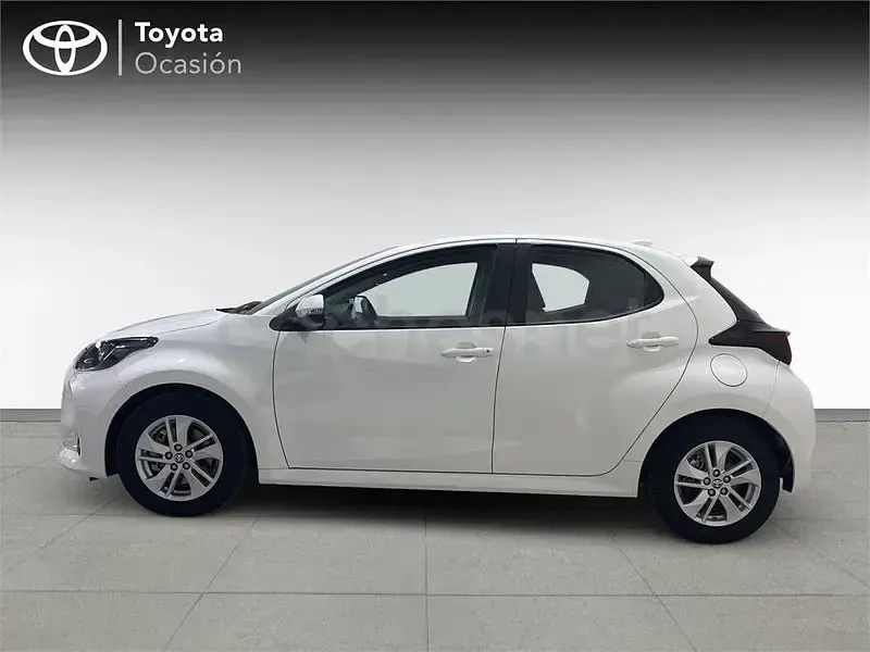 Usado Toyota Yaris Hybrid Business Edition 116 CV (85 kW) 2021 Blanco Berlina