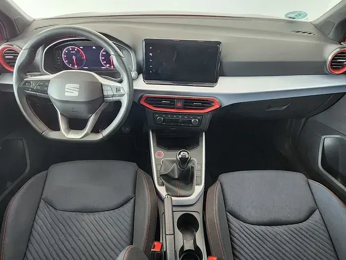 Usado Seat Arona FR 115 CV (84 kW) 2025 Rojo SUV