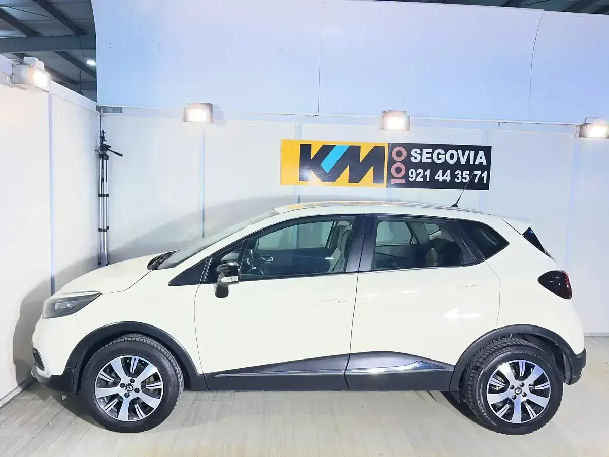 Usado Renault Captur Intens 90 CV (66 kW) 2018 Beige SUV