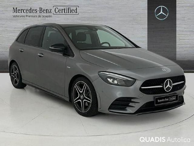 Usado Mercedes B200 150 CV (110 kW) 2022 Gris montaña Monovolumen