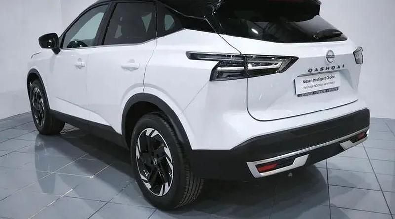 Nuevo Nissan Qashqai N-Connecta 140 CV (102 kW) 2026 Kori white black metalizado SUV