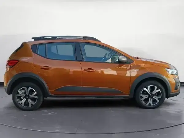 Usado Dacia Sandero Stepway 101 CV (74 kW) 2023 Naranja Berlina
