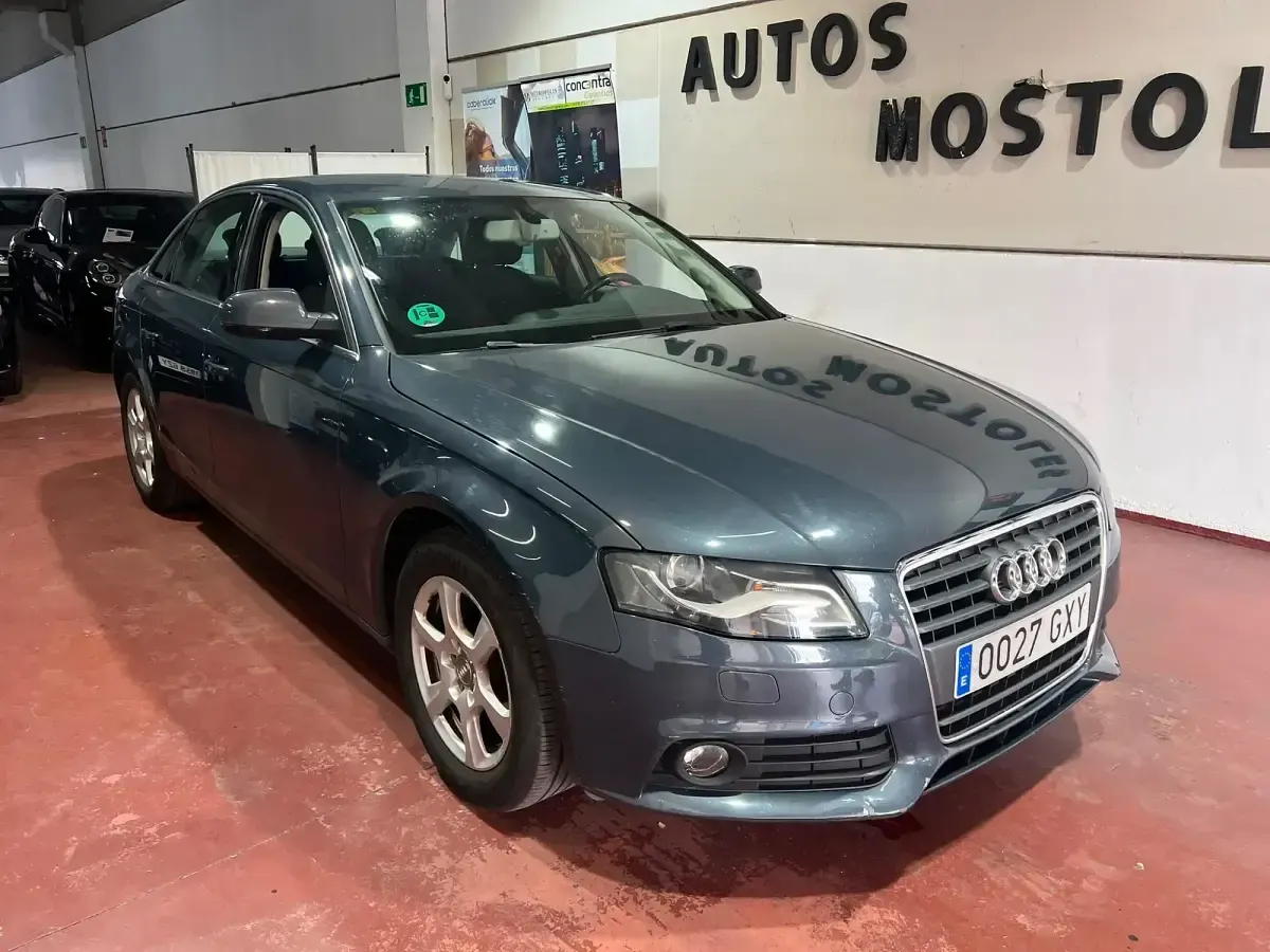 Usado Audi A4 180 CV (132 kW) 2010 Berlina