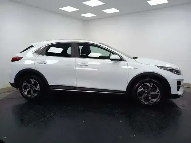 Usado Kia XCeed 121 CV (88 kW) 2022 Blanco SUV