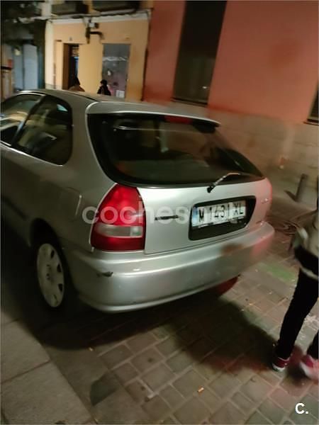 Usado Honda Civic S 90 CV (66 kW) 1998 Gris / plata Berlina