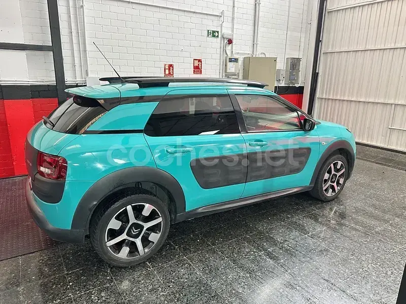 Usado Citroën C4 Feel 82 CV (60 kW) 2015 Azul Berlina