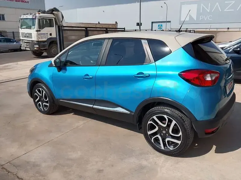Usado Renault Captur Intens 90 CV (66 kW) 2015 Azul SUV
