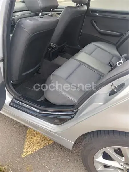 Usado BMW 318 143 CV (105 kW) 2003 Gris / plata Berlina