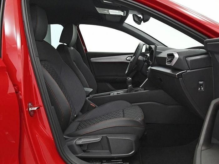 Usado Seat Leon FR 116 CV (85 kW) 2025 Rojo