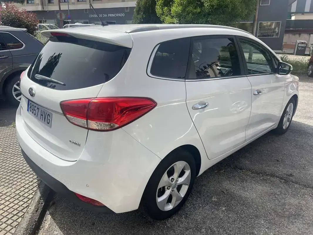 Usado Kia Carens 136 CV (100 kW) 2014 Blanco Monovolumen