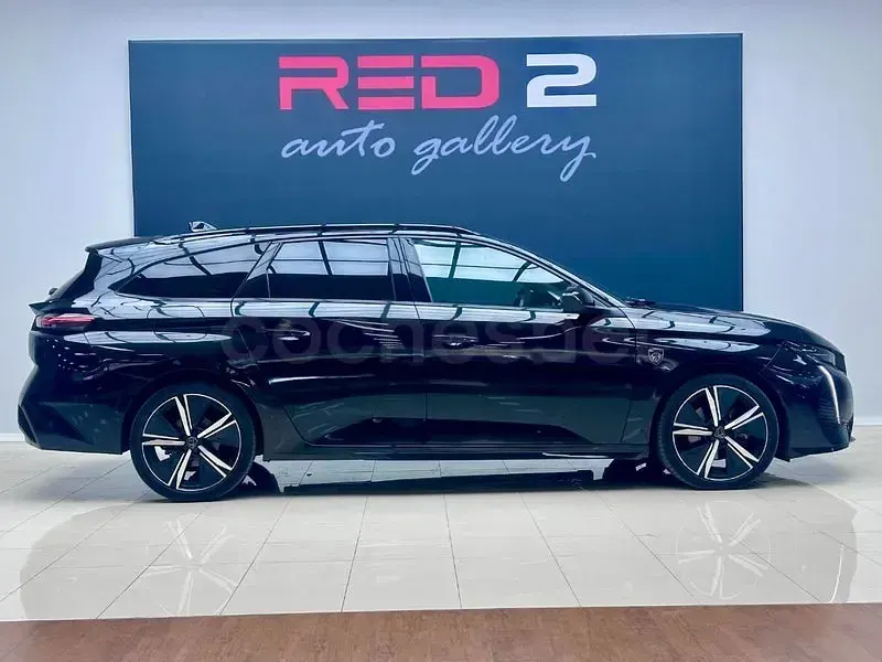 Usado Peugeot 308 SW GT 130 CV (95 kW) 2021 Negro Familiar