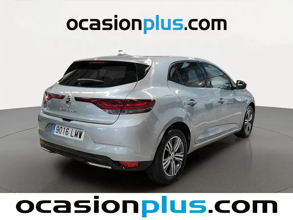Usado Renault Mégane Zen 140 CV (102 kW) 2021 Gris Utilitario