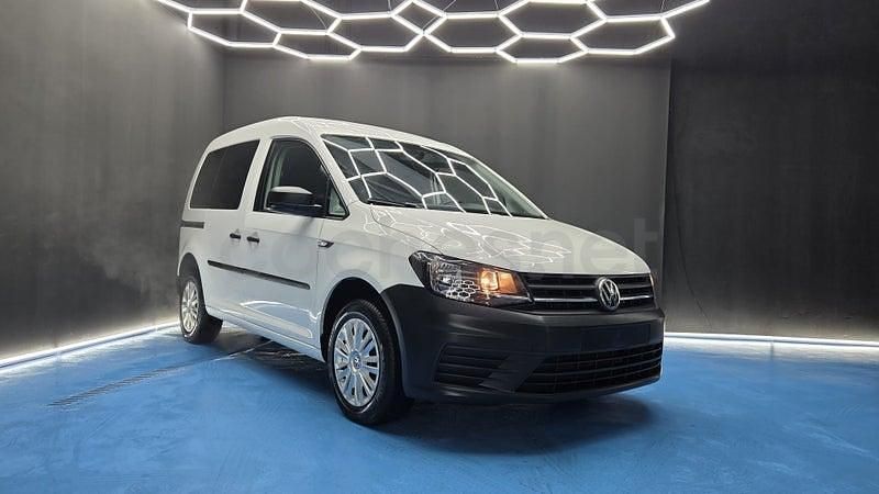 Usado VW Caddy Trendline 110 CV (80 kW) 2019 Blanco Monovolumen