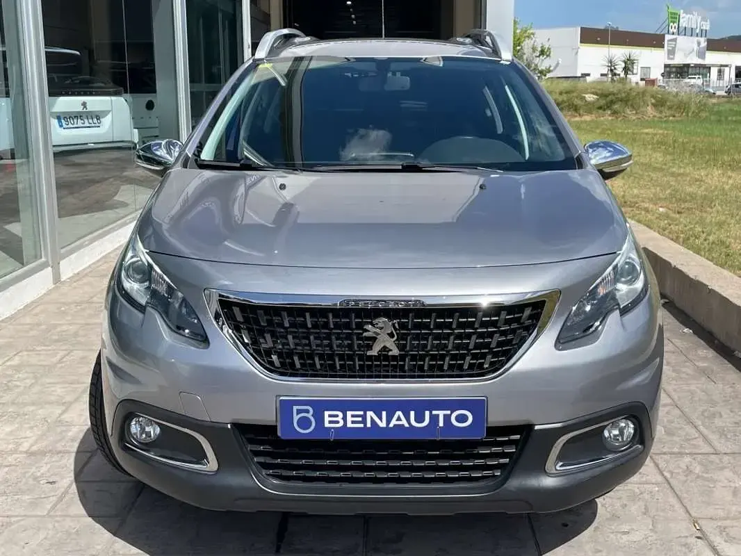 Usado Peugeot 2008 Style 82 CV (60 kW) 2018 Gris SUV