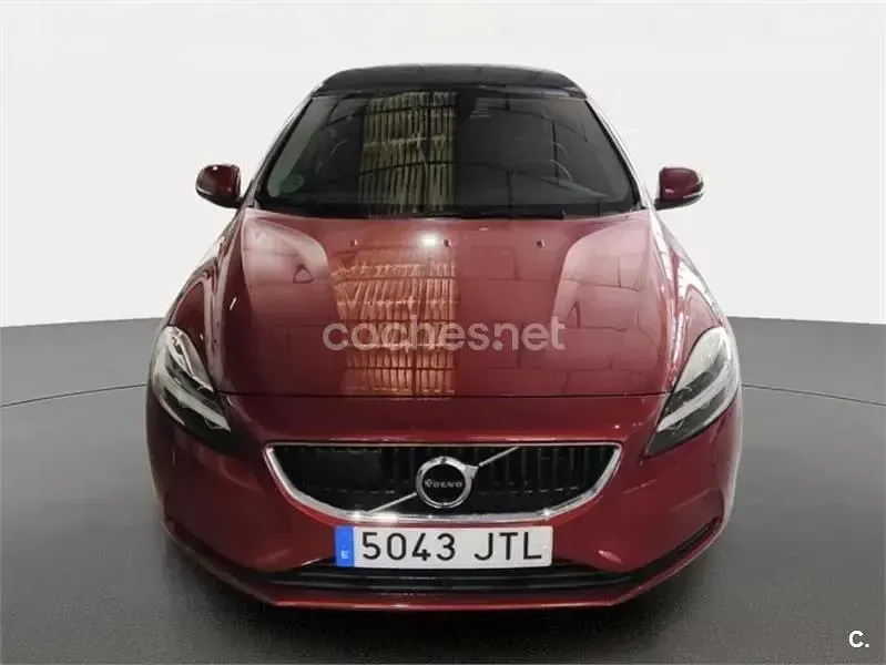Usado Volvo V40 Momentum 150 CV (110 kW) 2016 Granate Berlina