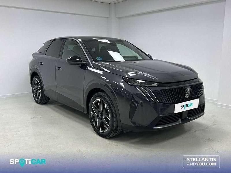 Usado Peugeot 3008 Allure 137 CV (100 kW) 2025 Gris SUV